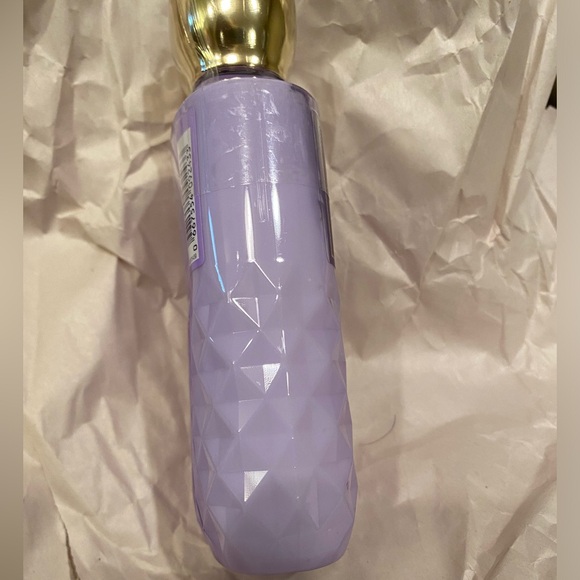 Bath and Body Works Fresh Cut Lilacs - Picture 2 of 4